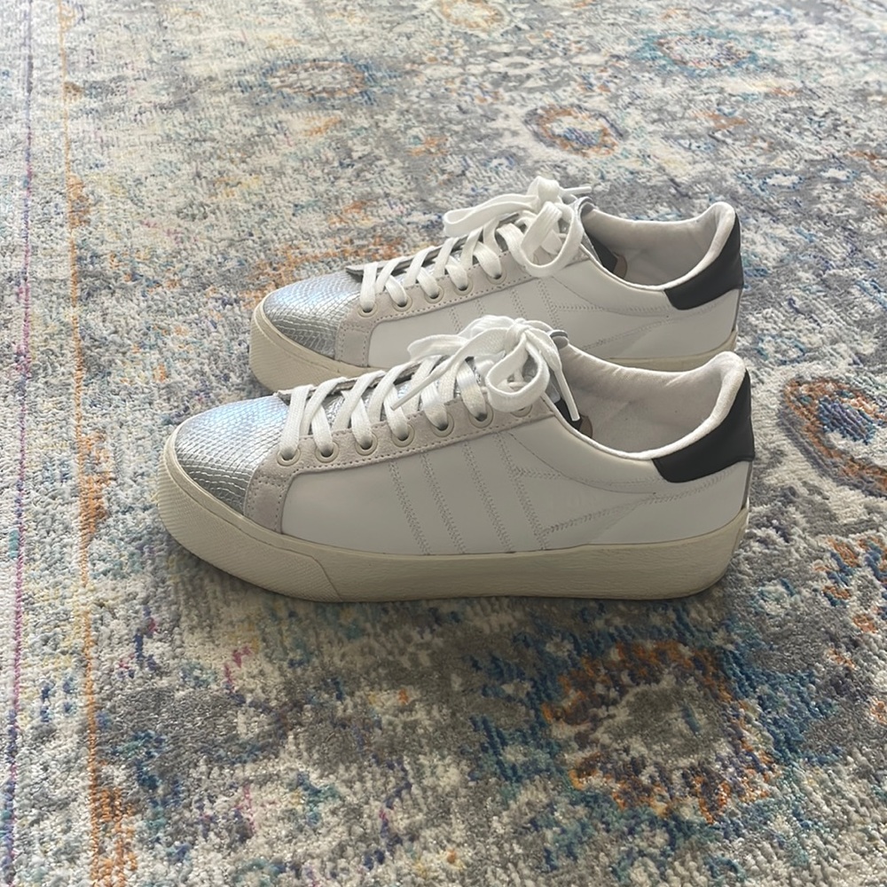 Gola sneakers. Excellent condition.